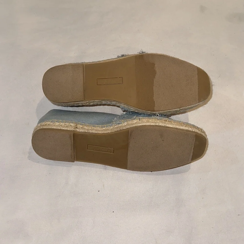 Comfort View frayed jean espadrilles, size 8 wide